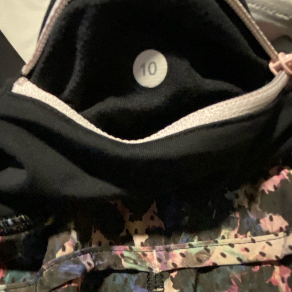 Lululemon Run Times Short - Multi-Color - Size 10 - image 4